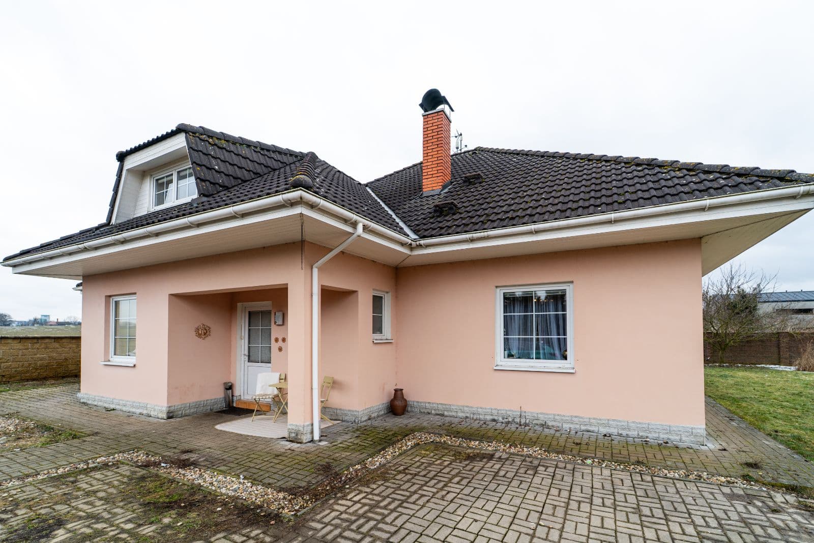 Prodej rodinného domu 247 m2, pozemek 673 m2, Unhošť
