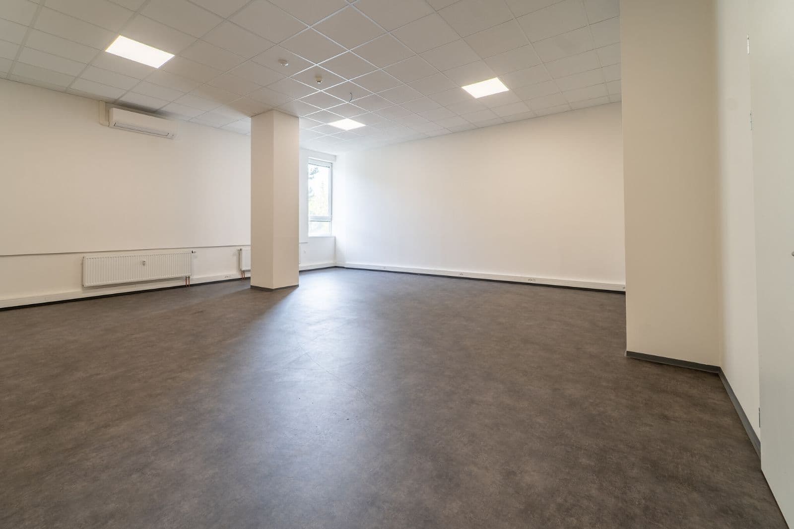 Pronájem kanceláře 58 m2, Střížkov, Praha 9
